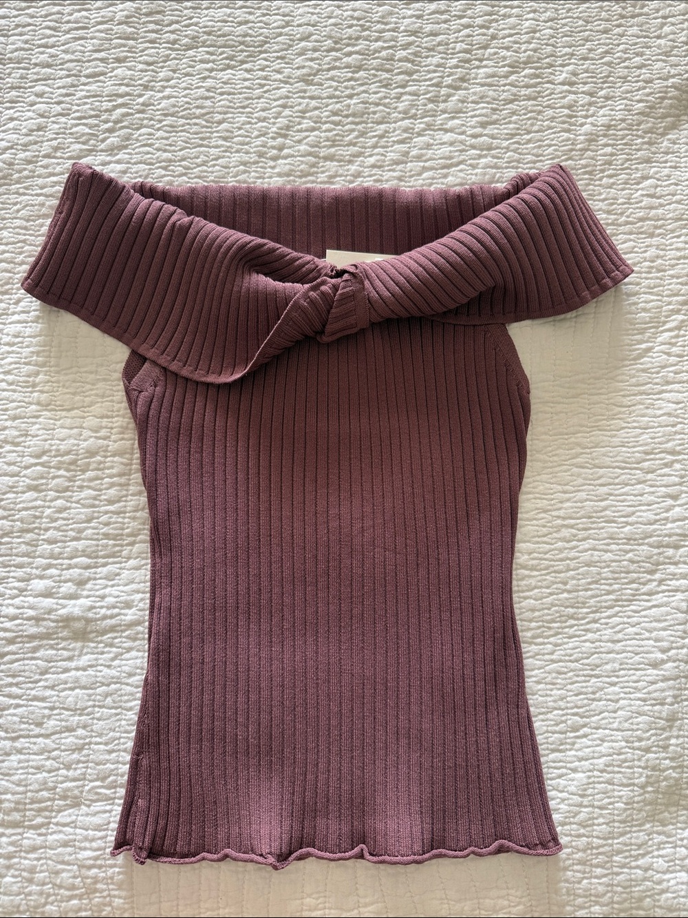 Oak + Fort Off-Shoulder Ribbed Sweater Top in Mauve